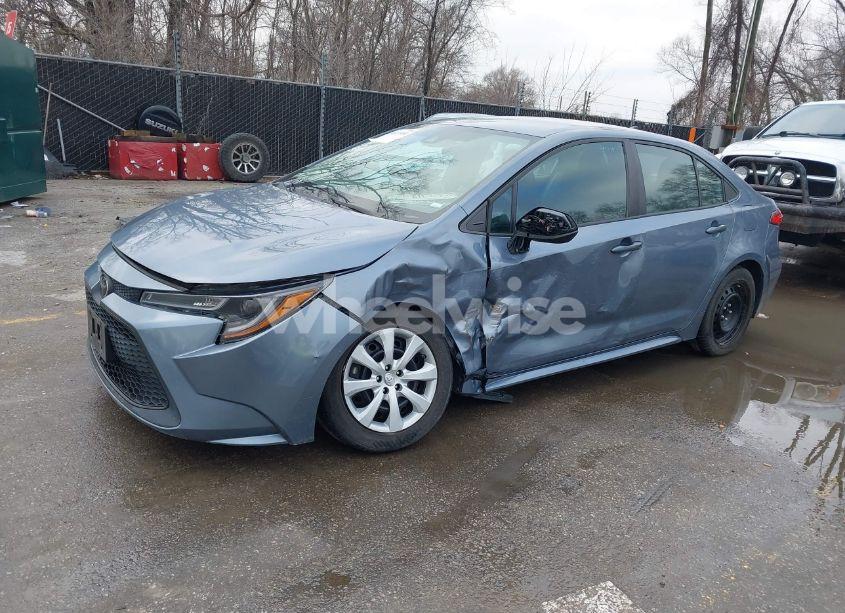Photo 2 of 2021 Toyota Corolla LE (VIN 5YFEPMAEXMP248951)