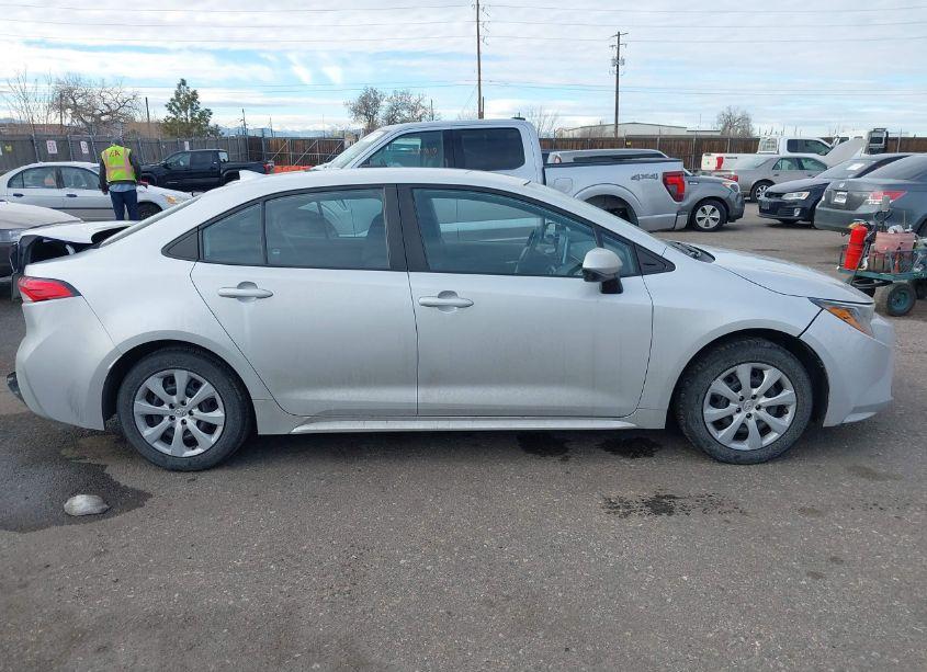 Photo 13 of 2021 Toyota Corolla LE (VIN 5YFEPMAEXMP249615)