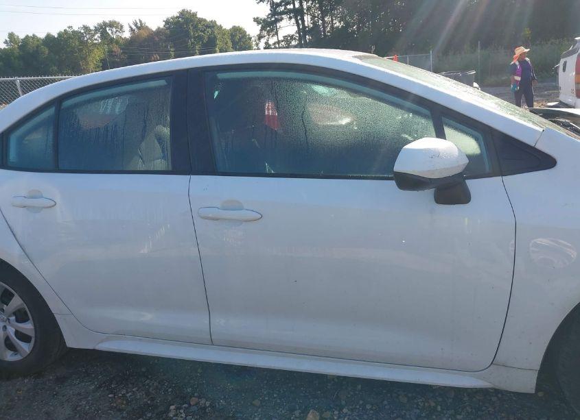 Photo 14 of 2021 Toyota Corolla LE (VIN 5YFEPMAEXMP255477)