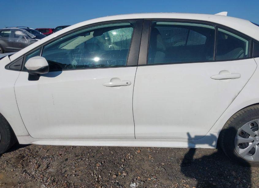 Photo 15 of 2021 Toyota Corolla LE (VIN 5YFEPMAEXMP255477)