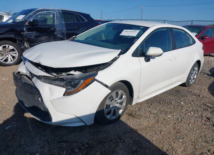 Photo 2 of 2021 Toyota Corolla LE (VIN 5YFEPMAEXMP255477)