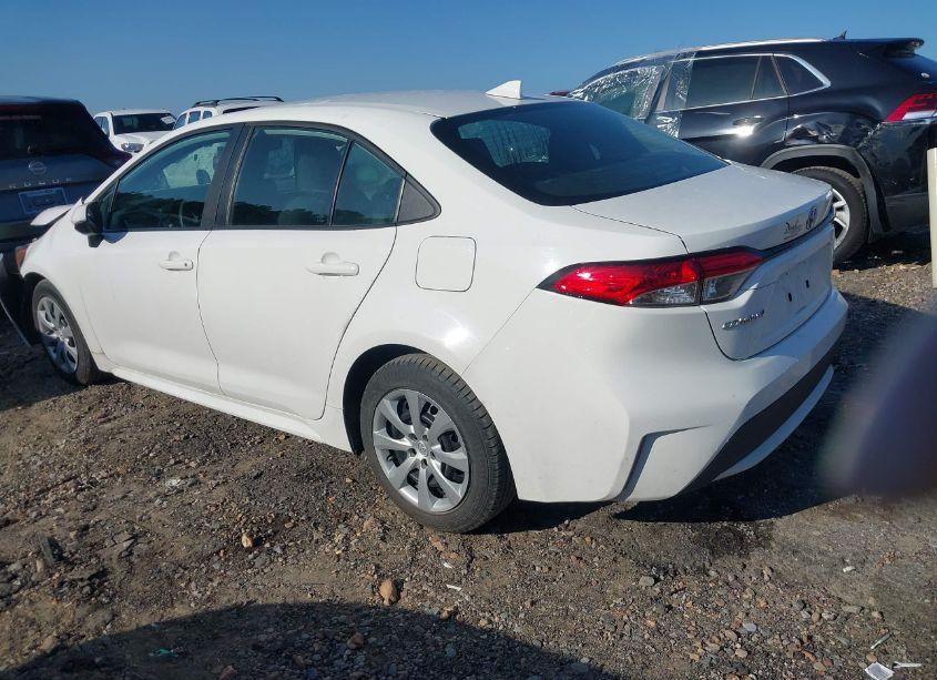 Photo 3 of 2021 Toyota Corolla LE (VIN 5YFEPMAEXMP255477)