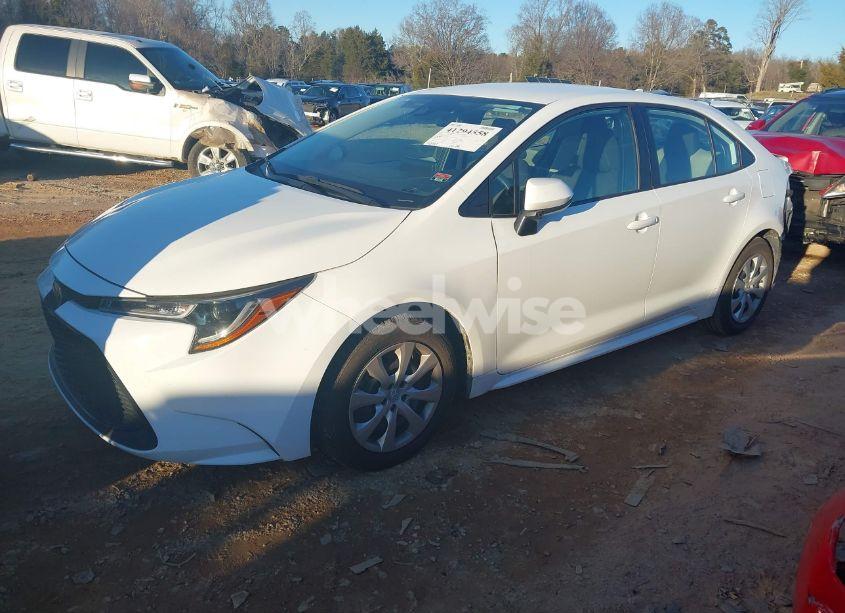 Photo 2 of 2021 Toyota Corolla LE (VIN 5YFEPMAEXMP262350)