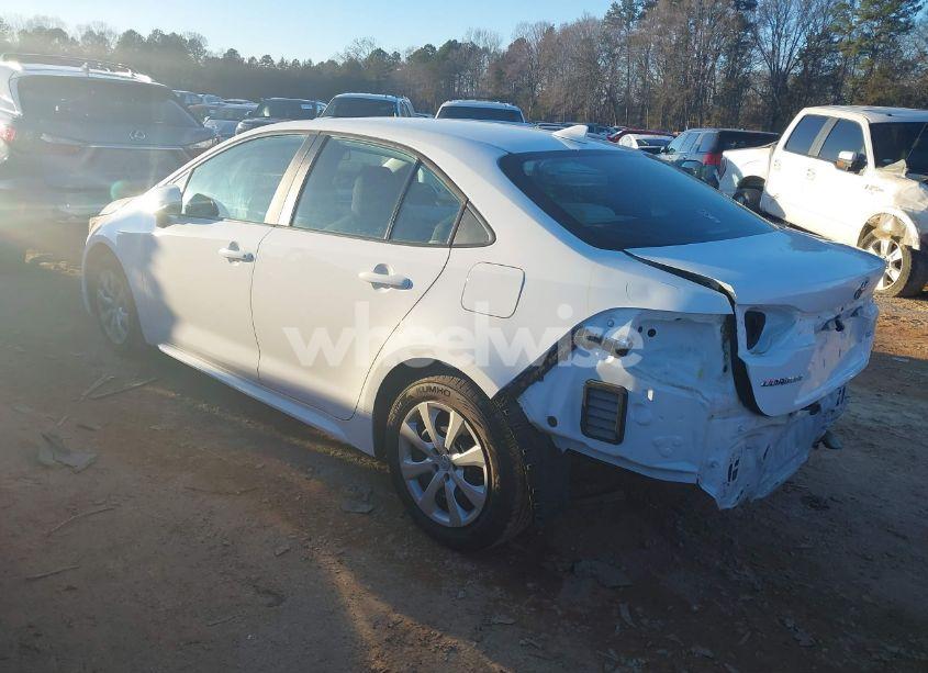 Photo 3 of 2021 Toyota Corolla LE (VIN 5YFEPMAEXMP262350)