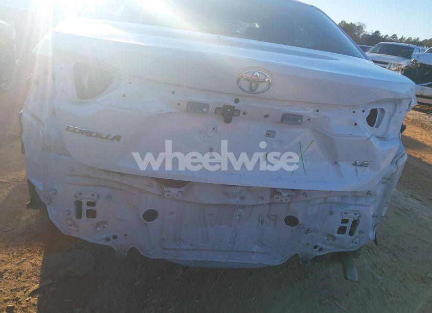 Photo 6 of 2021 Toyota Corolla LE (VIN 5YFEPMAEXMP262350)