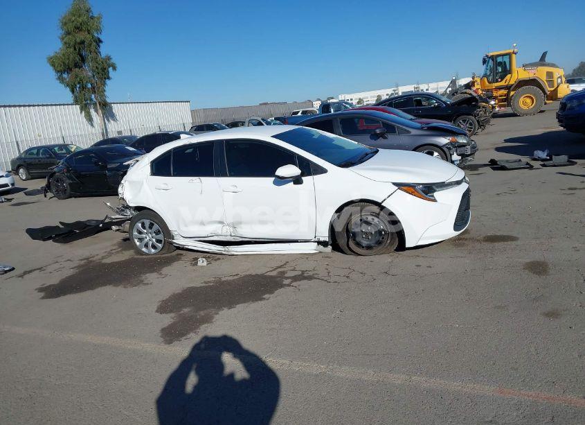Photo 13 of 2022 Toyota Corolla LE (VIN 5YFEPMAEXNP278176)