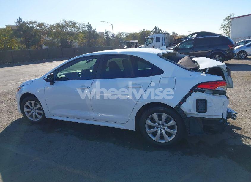 Photo 14 of 2022 Toyota Corolla LE (VIN 5YFEPMAEXNP278176)