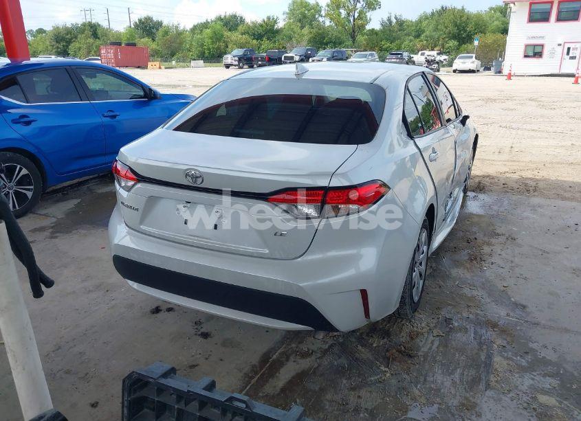 Photo 4 of 2022 Toyota Corolla LE (VIN 5YFEPMAEXNP286701)