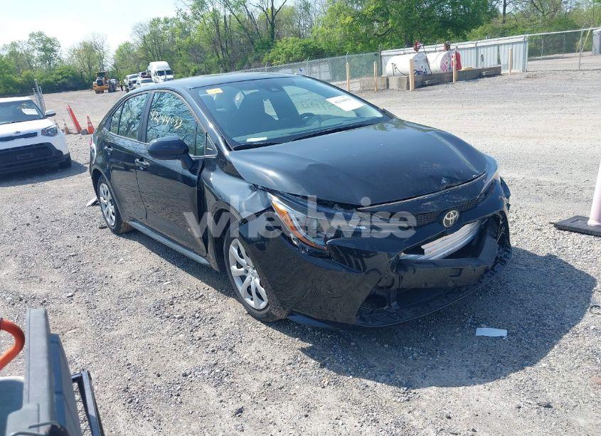 2022 Toyota Corolla LE (VIN 5YFEPMAEXNP298668) main photo