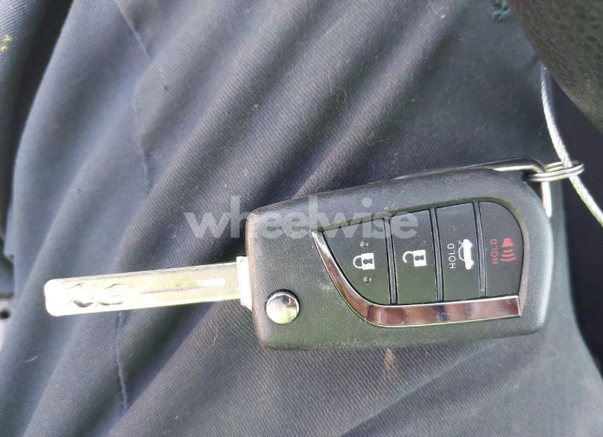 Photo 11 of 2022 Toyota Corolla LE (VIN 5YFEPMAEXNP298668)