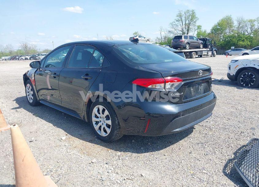 Photo 3 of 2022 Toyota Corolla LE (VIN 5YFEPMAEXNP298668)