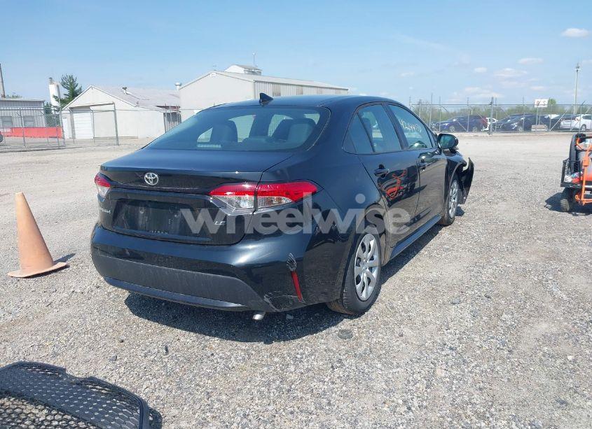 Photo 4 of 2022 Toyota Corolla LE (VIN 5YFEPMAEXNP298668)