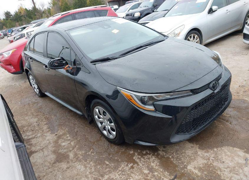 2022 Toyota Corolla LE (VIN 5YFEPMAEXNP302363) main photo