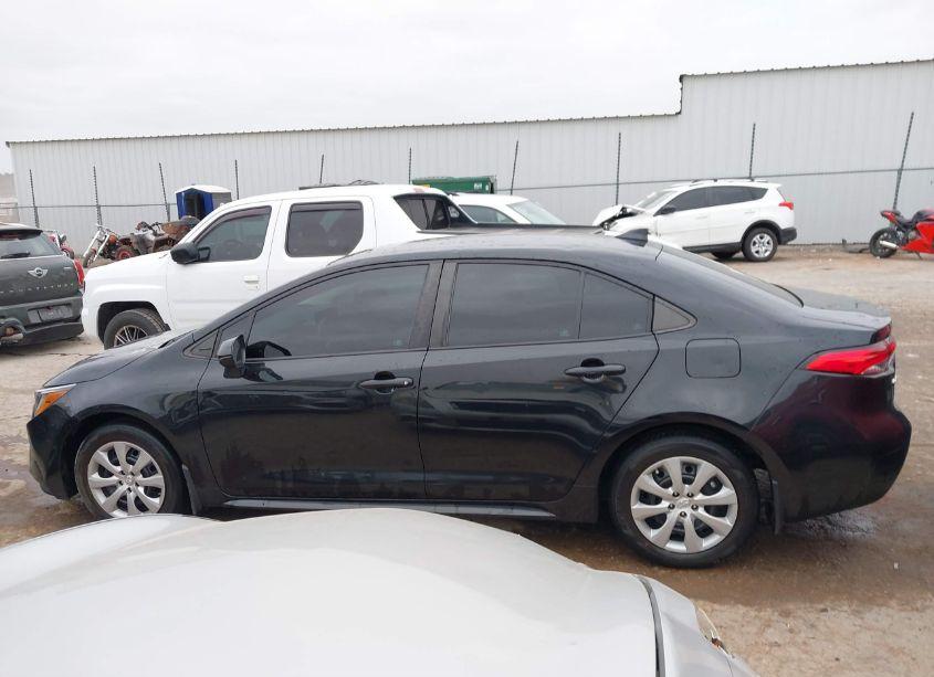 Photo 14 of 2022 Toyota Corolla LE (VIN 5YFEPMAEXNP302363)