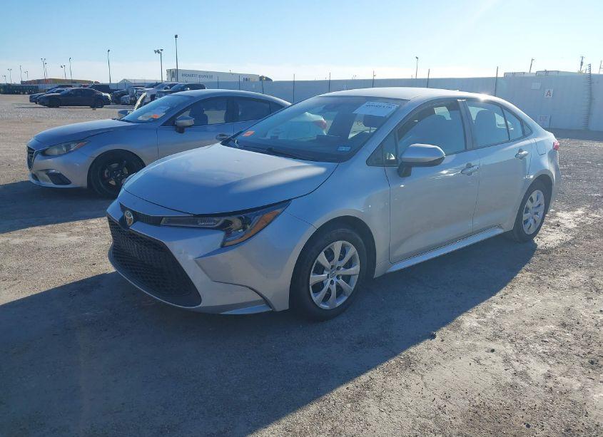 Photo 2 of 2022 Toyota Corolla LE (VIN 5YFEPMAEXNP321107)