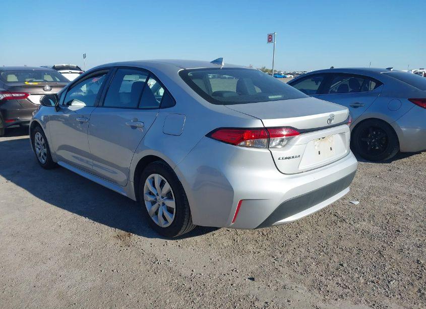 Photo 3 of 2022 Toyota Corolla LE (VIN 5YFEPMAEXNP321107)