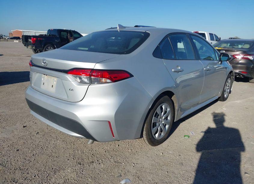 Photo 4 of 2022 Toyota Corolla LE (VIN 5YFEPMAEXNP321107)
