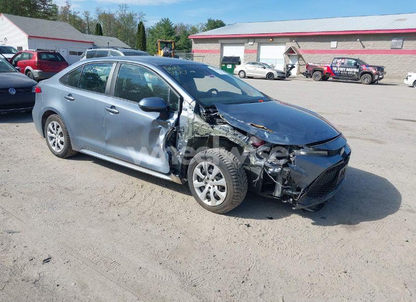 2022 Toyota Corolla LE (VIN 5YFEPMAEXNP324721) main photo