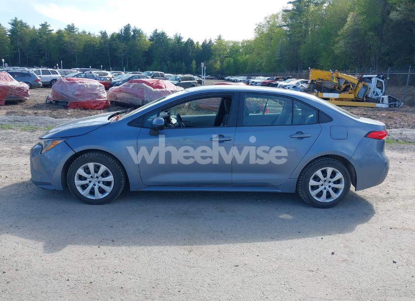 Photo 14 of 2022 Toyota Corolla LE (VIN 5YFEPMAEXNP324721)