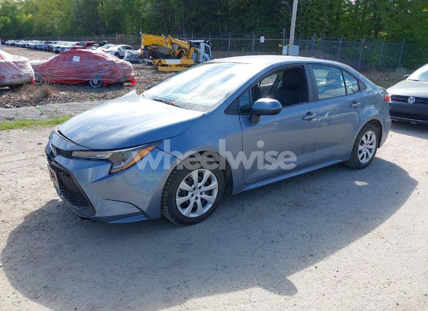 Photo 2 of 2022 Toyota Corolla LE (VIN 5YFEPMAEXNP324721)