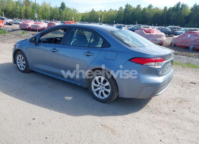 Photo 3 of 2022 Toyota Corolla LE (VIN 5YFEPMAEXNP324721)