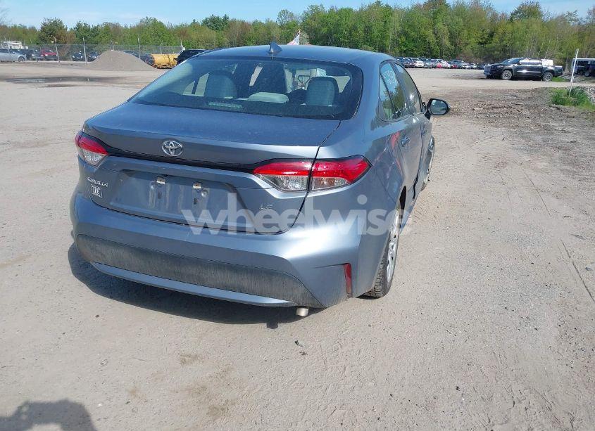 Photo 4 of 2022 Toyota Corolla LE (VIN 5YFEPMAEXNP324721)