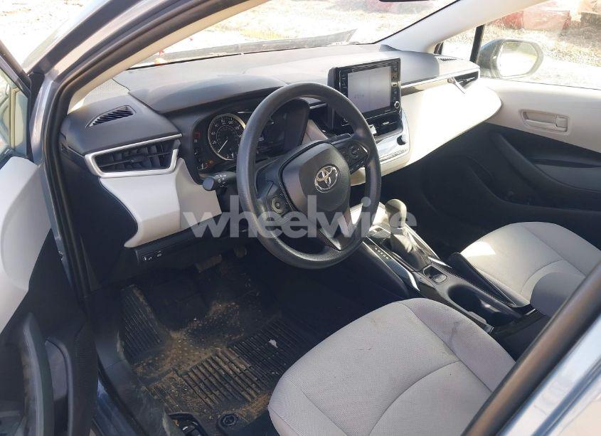 Photo 5 of 2022 Toyota Corolla LE (VIN 5YFEPMAEXNP324721)