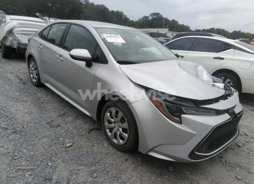 2022 Toyota Corolla LE (VIN 5YFEPMAEXNP326873) main photo
