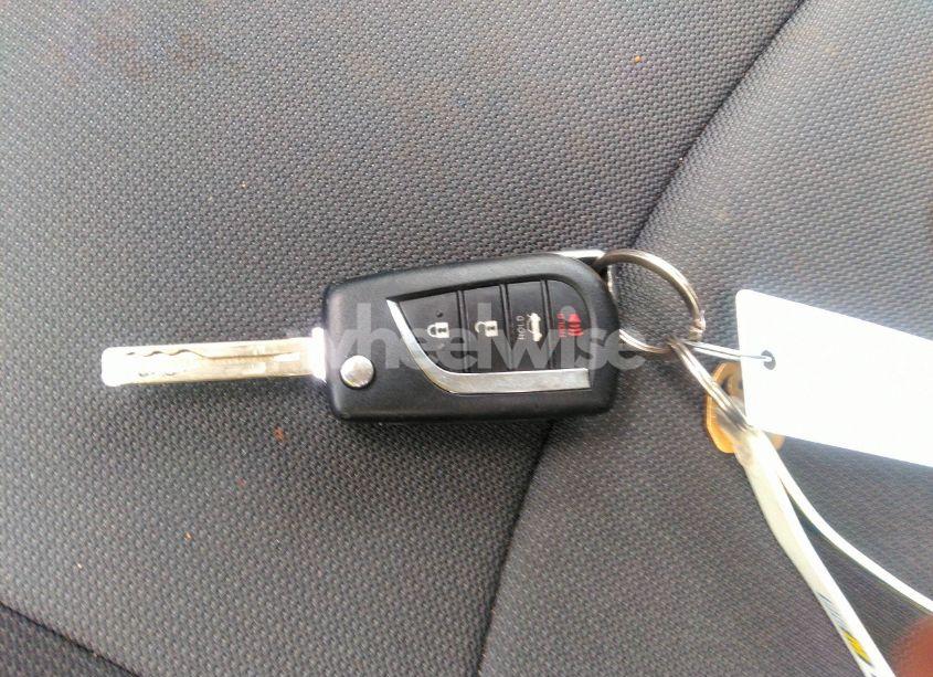 Photo 11 of 2022 Toyota Corolla LE (VIN 5YFEPMAEXNP326873)