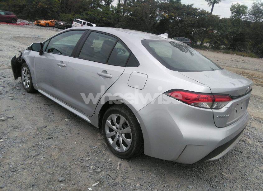 Photo 3 of 2022 Toyota Corolla LE (VIN 5YFEPMAEXNP326873)