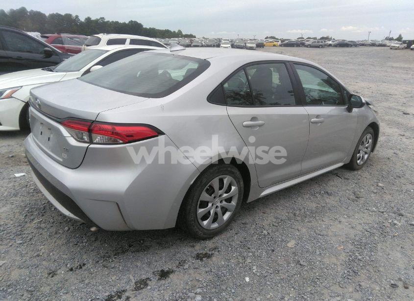 Photo 4 of 2022 Toyota Corolla LE (VIN 5YFEPMAEXNP326873)