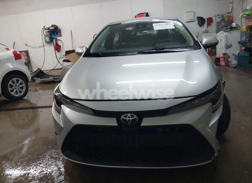 Photo 13 of 2022 Toyota Corolla LE (VIN 5YFEPMAEXNP337114)