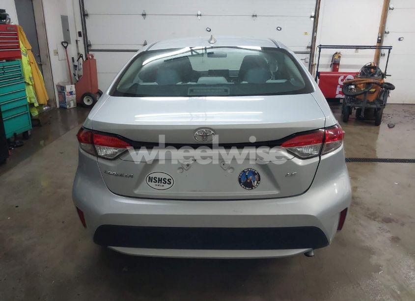 Photo 17 of 2022 Toyota Corolla LE (VIN 5YFEPMAEXNP337114)