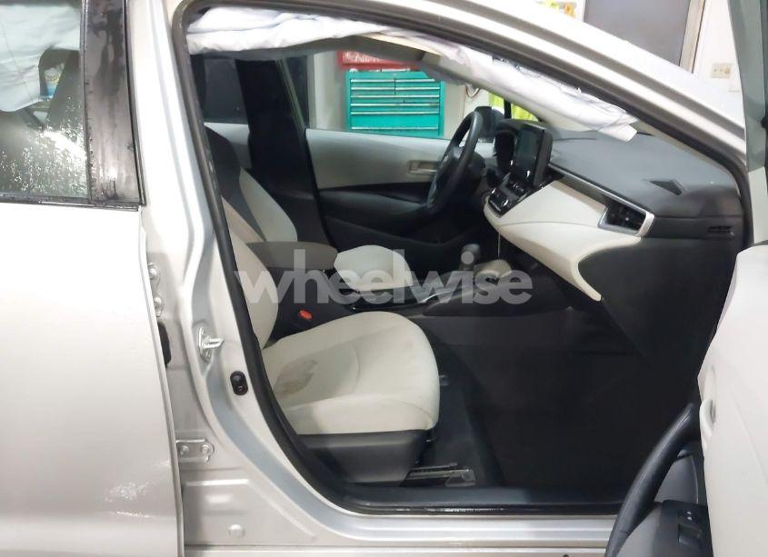 Photo 5 of 2022 Toyota Corolla LE (VIN 5YFEPMAEXNP337114)