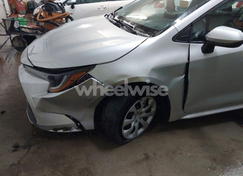 Photo 6 of 2022 Toyota Corolla LE (VIN 5YFEPMAEXNP337114)