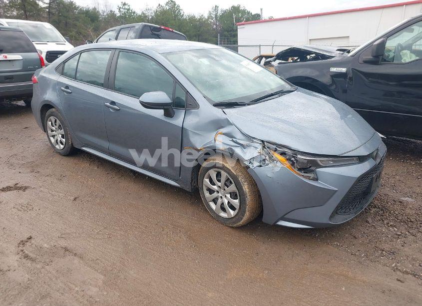2022 Toyota Corolla LE (VIN 5YFEPMAEXNP341017) main photo