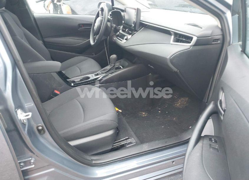 Photo 5 of 2022 Toyota Corolla LE (VIN 5YFEPMAEXNP341017)