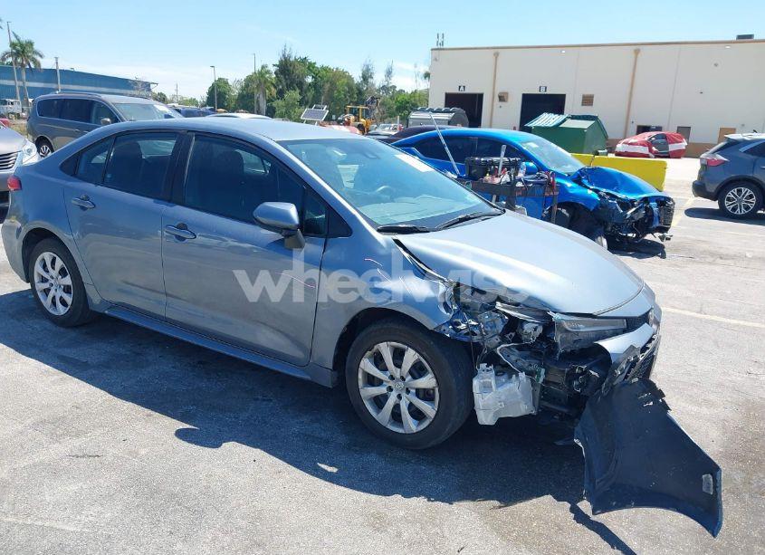 2022 Toyota Corolla LE (VIN 5YFEPMAEXNP342314) main photo