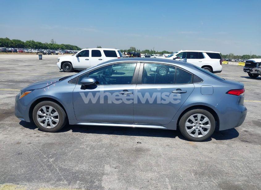 Photo 14 of 2022 Toyota Corolla LE (VIN 5YFEPMAEXNP342314)
