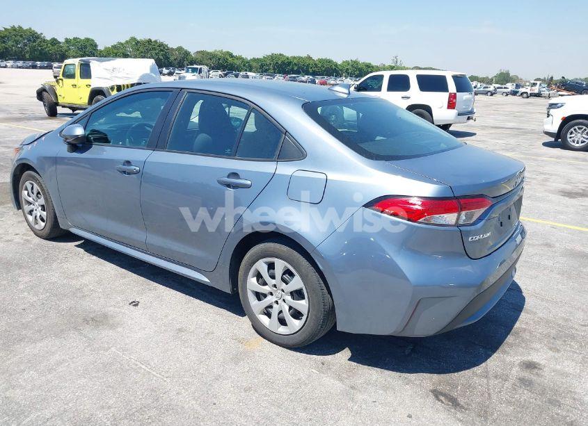 Photo 3 of 2022 Toyota Corolla LE (VIN 5YFEPMAEXNP342314)