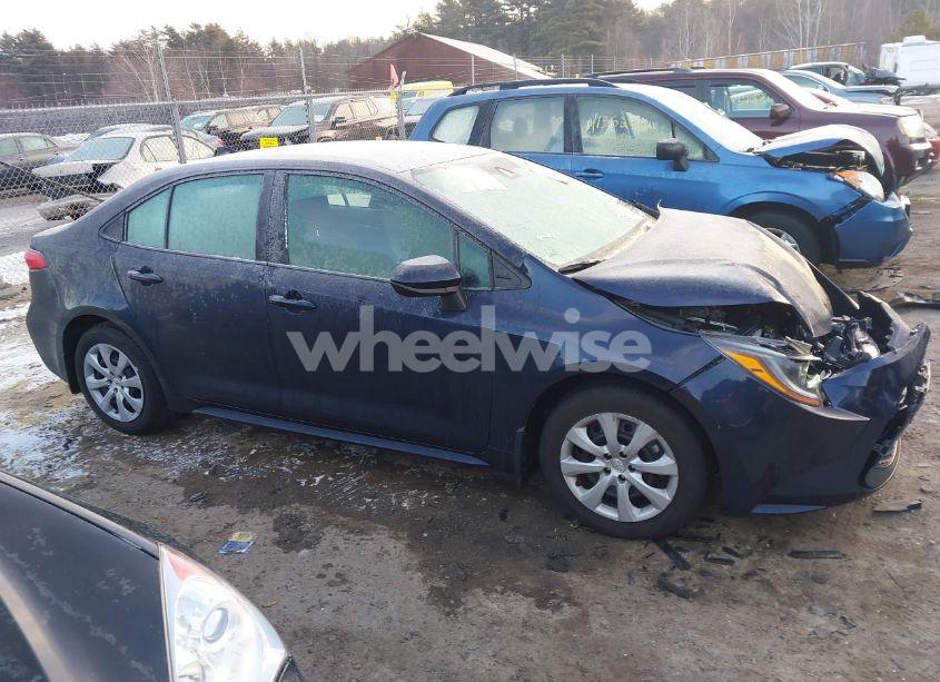 Photo 13 of 2022 Toyota Corolla LE (VIN 5YFEPMAEXNP354138)