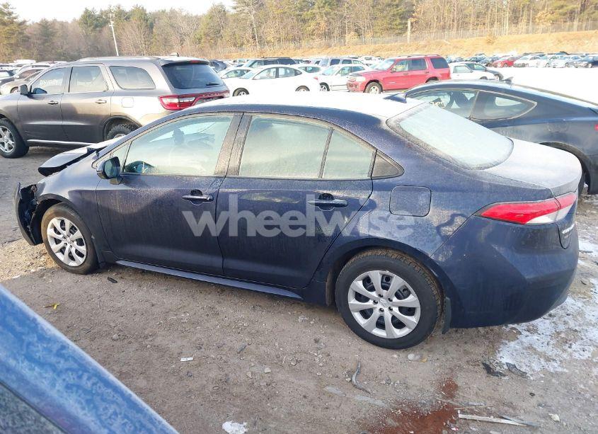 Photo 14 of 2022 Toyota Corolla LE (VIN 5YFEPMAEXNP354138)