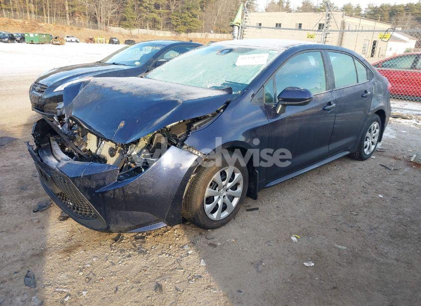 Photo 2 of 2022 Toyota Corolla LE (VIN 5YFEPMAEXNP354138)