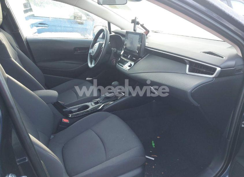 Photo 5 of 2022 Toyota Corolla LE (VIN 5YFEPMAEXNP354138)