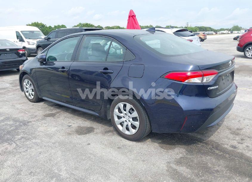 Photo 3 of 2022 Toyota Corolla LE (VIN 5YFEPMAEXNP358481)
