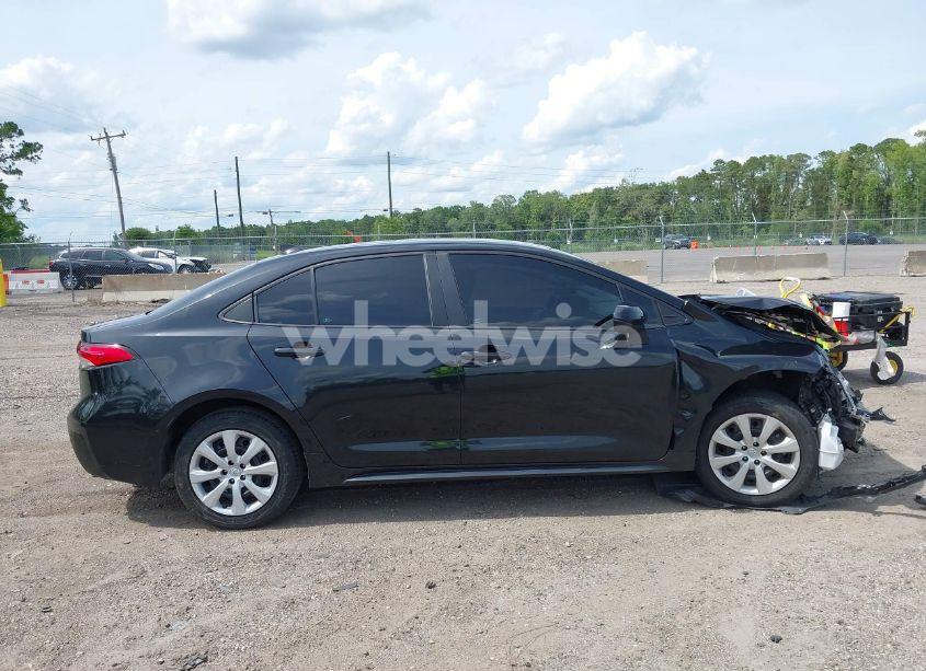 Photo 14 of 2022 Toyota Corolla LE (VIN 5YFEPMAEXNP371201)