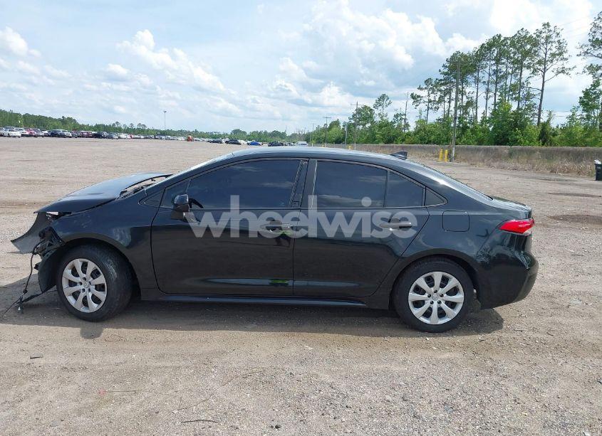 Photo 15 of 2022 Toyota Corolla LE (VIN 5YFEPMAEXNP371201)