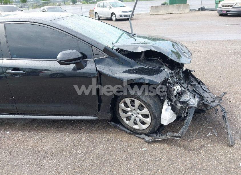 Photo 18 of 2022 Toyota Corolla LE (VIN 5YFEPMAEXNP371201)