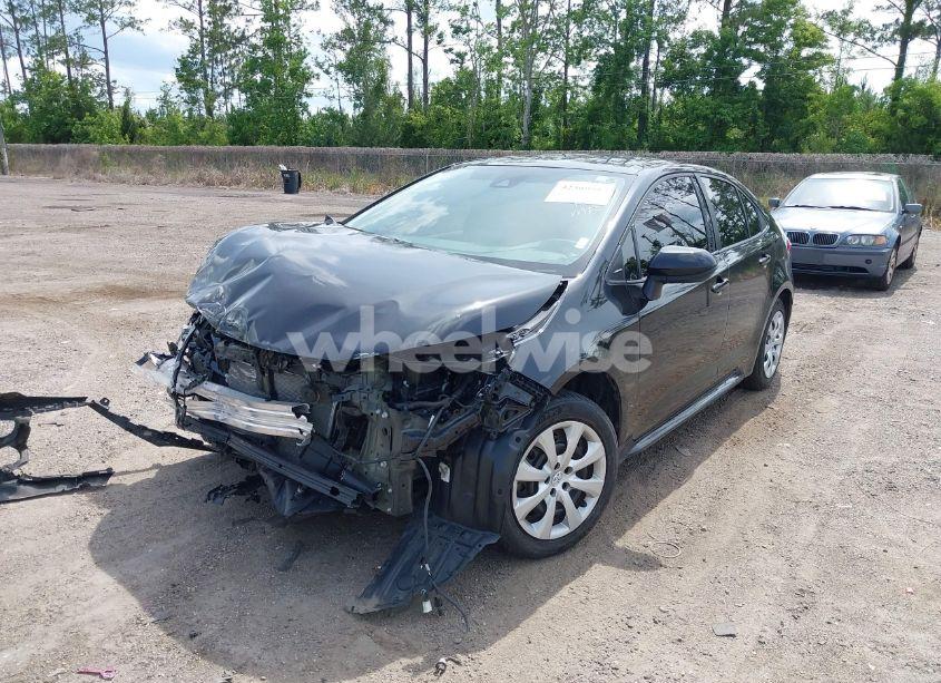 Photo 2 of 2022 Toyota Corolla LE (VIN 5YFEPMAEXNP371201)
