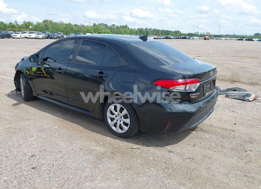 Photo 3 of 2022 Toyota Corolla LE (VIN 5YFEPMAEXNP371201)